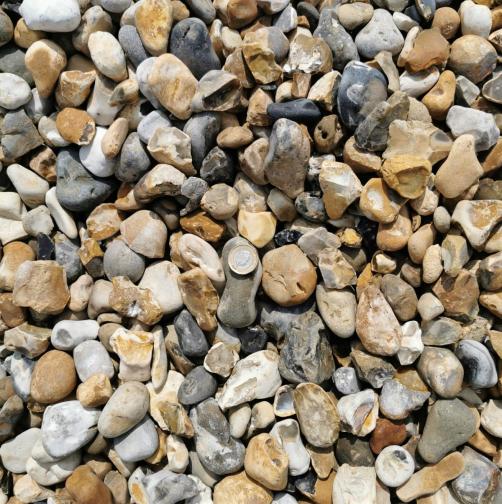 Shingle - 40mm Our marine 40mm Shingle ranges in size from 20-40mm and is ideal for drainage, etc and is also available in 6mm, 10mm and 20mm.